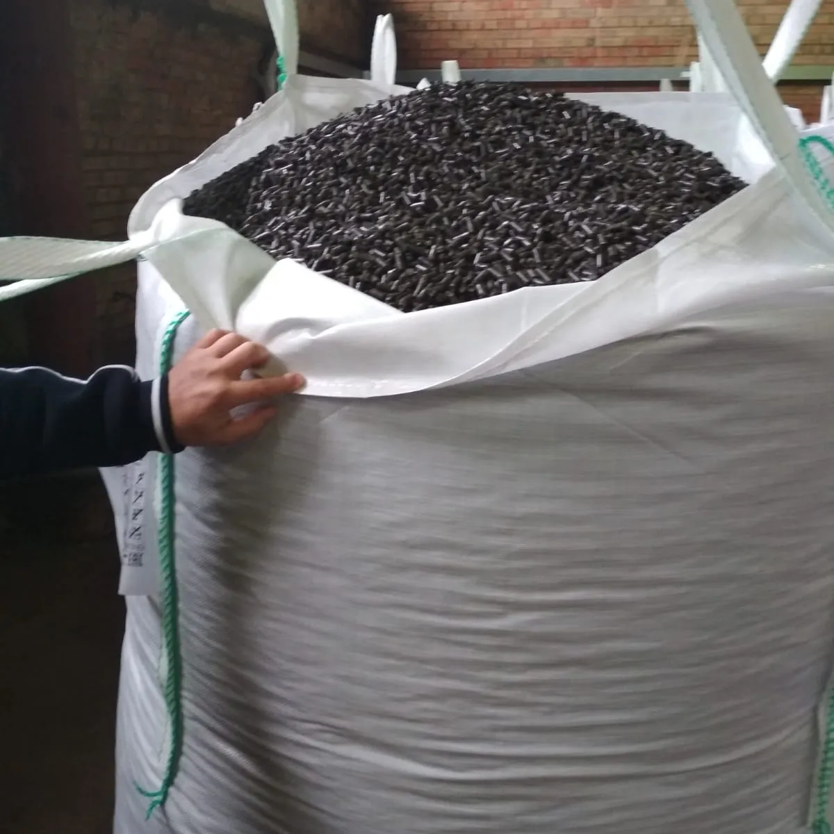 Sunflower husk pellets in a 1-tonne bulk bag